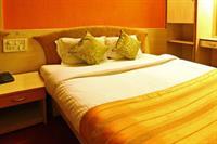 Zo Tourist Mangalwar Peth Hotel